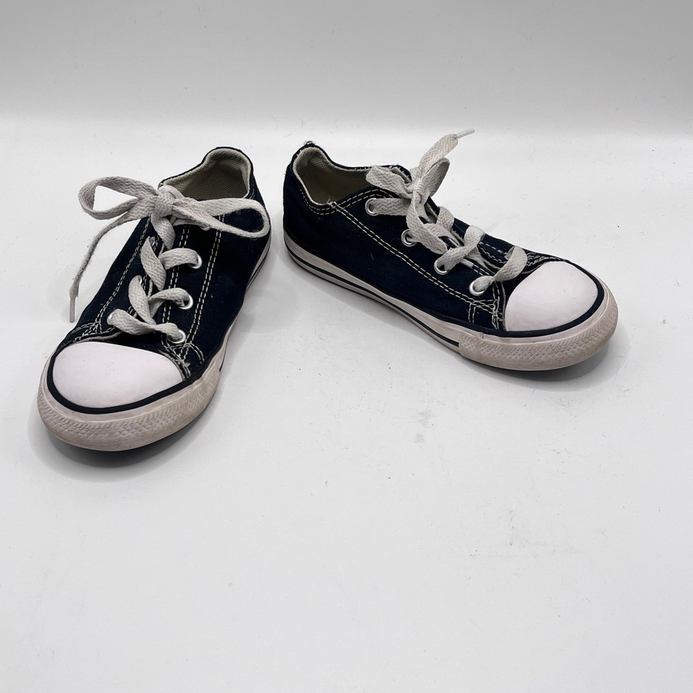 Child Size 10 Converse Chuck Taylor All Star Low Top Black Canvas Sneakers 7J235